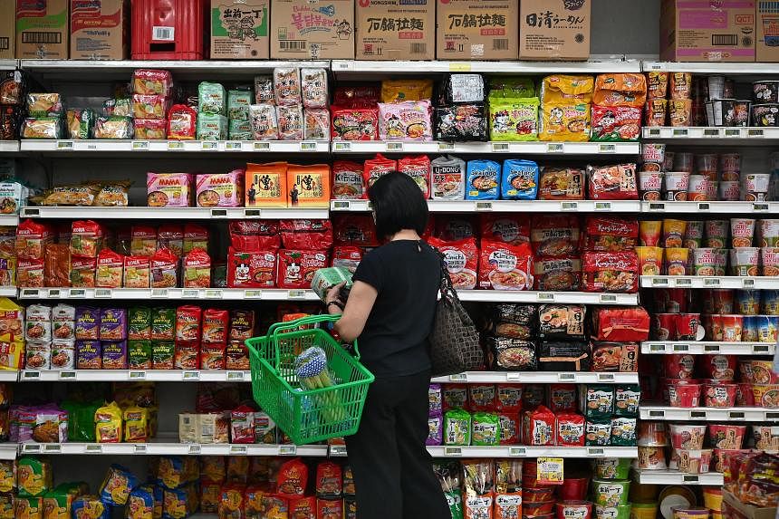 Singapore core inflation eases to 5.1% in October, first drop in 8 months |  The Straits Times