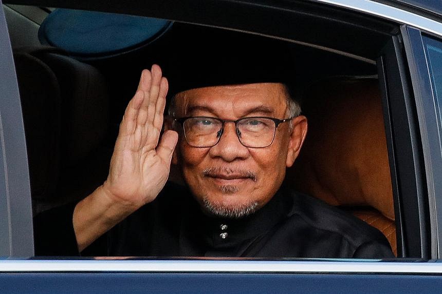 PM Lee Congratulates Anwar Ibrahim On Being Sworn In As Malaysia’s ...