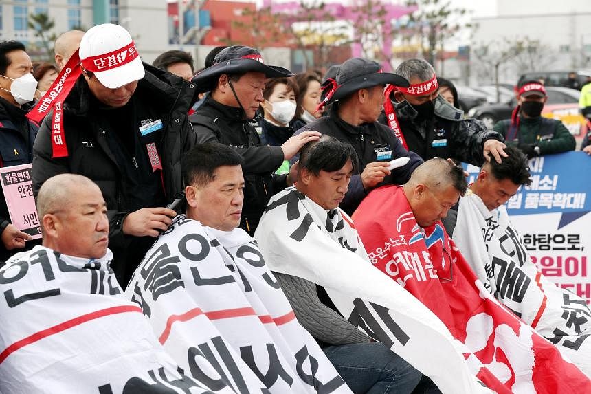 South Korea's Yoon prepares to widen back-to-work order amid truckers' strike