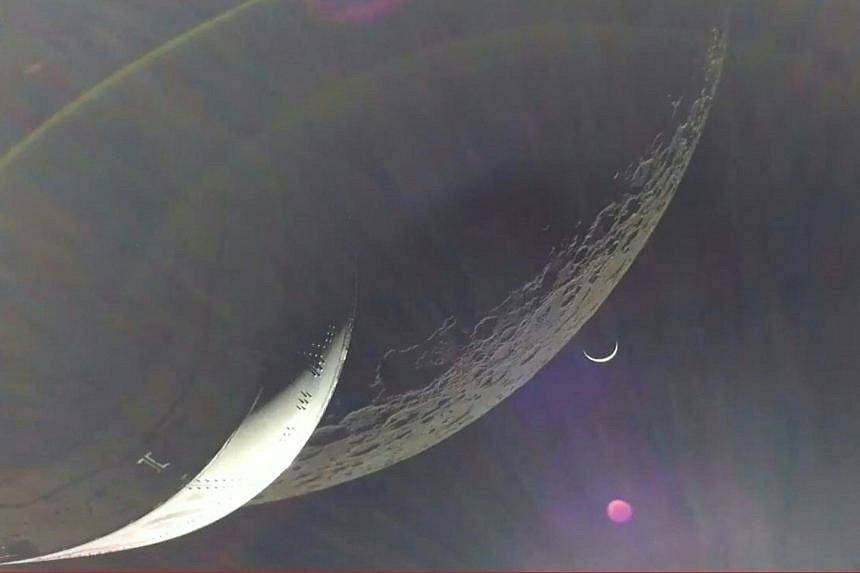 Nasa’s Orion spaceship slingshots around Moon, heads for home