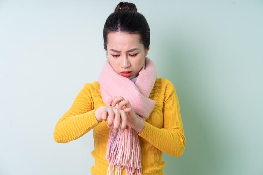 Itching for a winter holiday? Tips to manage eczema in cold weather