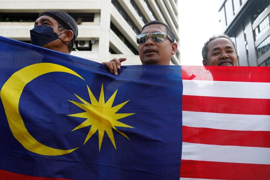 Malaysia’s Graft Busters Probe Expenditures Of Past Two Govts, Raid ...