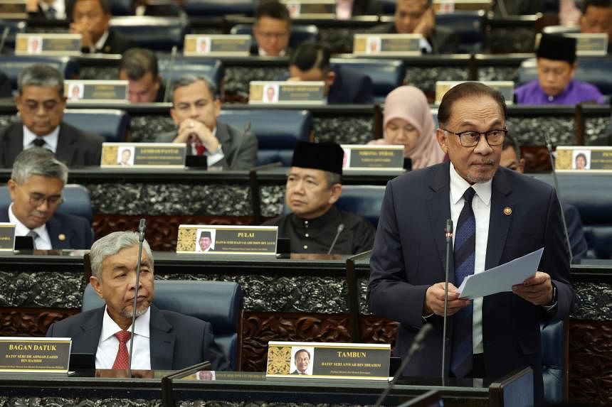 Photo of Malajzijský premiér Anwar získal pri hlasovaní o dôvere dvojtretinovú podporu