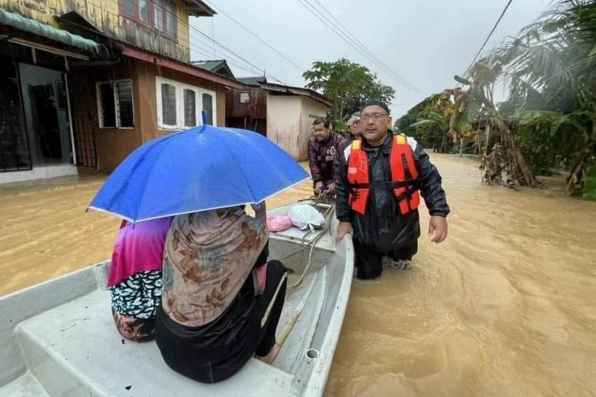 Flooding In Malaysia Displaces Over 66,000, 5 Deaths Reported | The ...