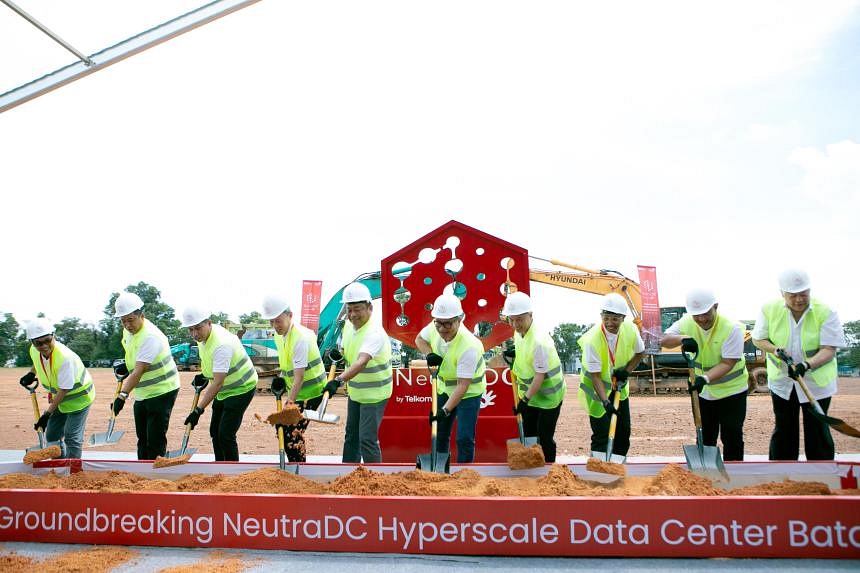 Singtel To Build First Data Centre In Indonesia With Telkom, Medco ...