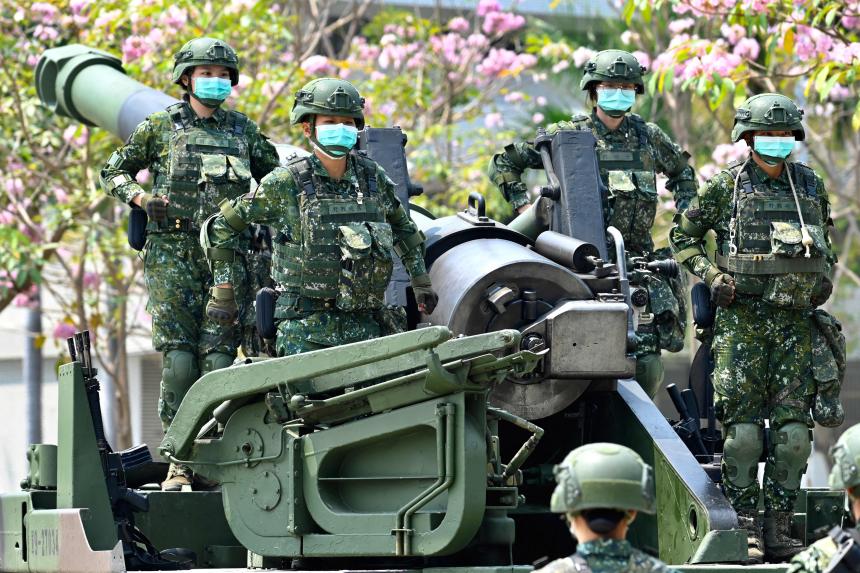 Taiwan military recruits to operate anti-aircraft and anti-tank ...
