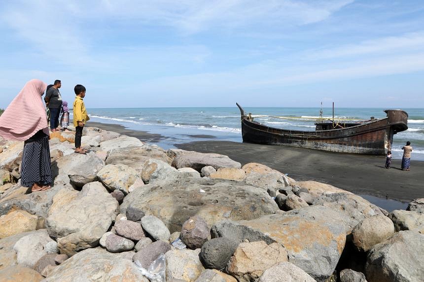 Boat With 185 Rohingya Refugees Lands In Indonesia's Aceh | The Straits ...