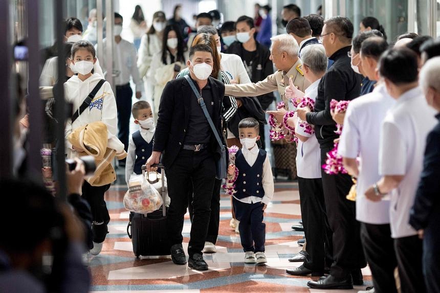 Thailand Welcomes Returning China Tourists With Flowers, Gift Bags ...