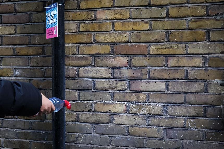 London Takes Aim At Public Urination With Splash-back Paint | The ...