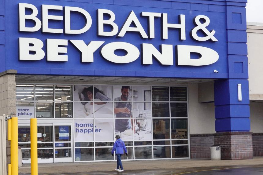 Bed Bath & Beyond customers face empty shelves ahead of looming