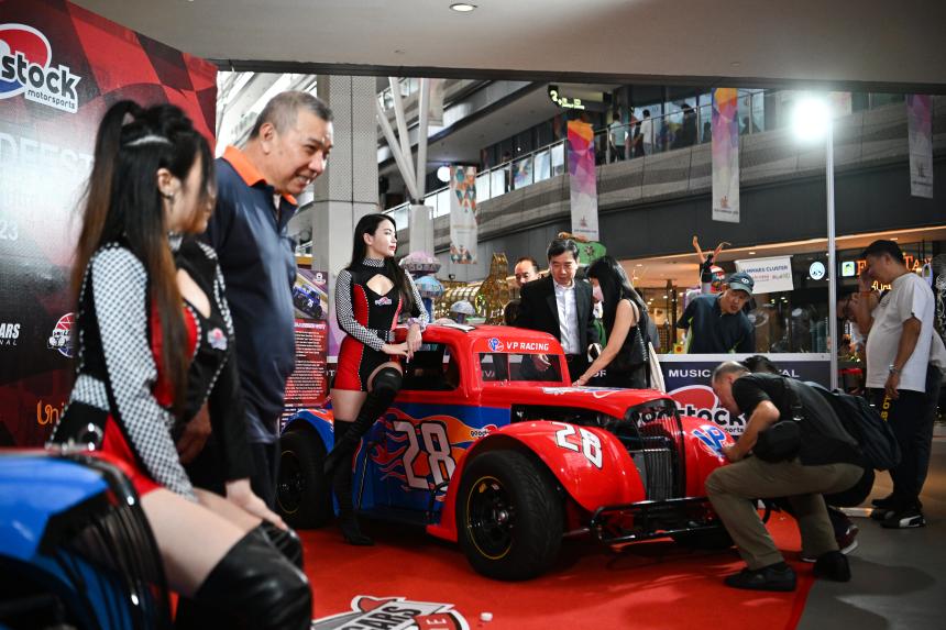 Motor sports Oval racing to make its debut in Singapore at inaugural