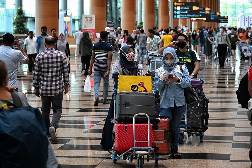 Passenger traffic at Changi Airport expected to recover fully by 2024 ...