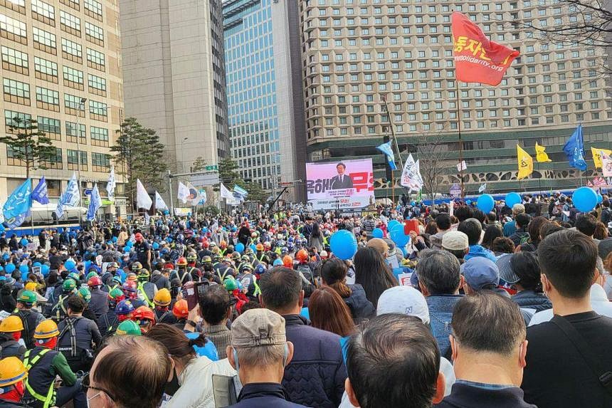 Thousands Of South Koreans Rally Against ‘humiliating’ Govt Plan To ...