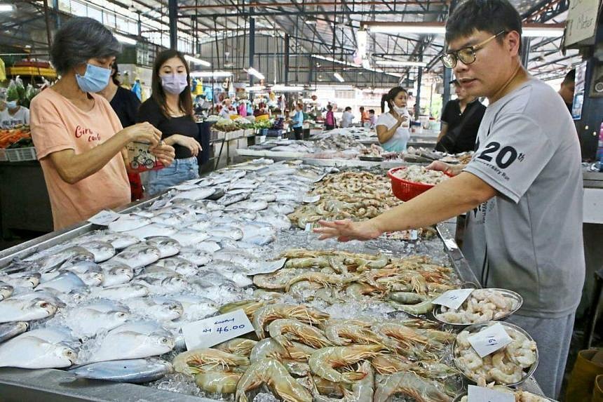 Football shirt outlet prawns