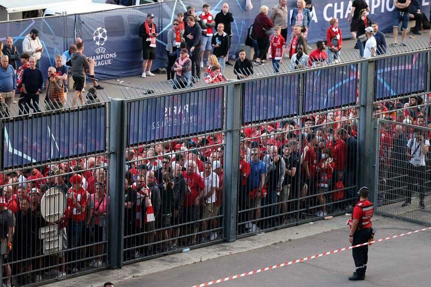 Fans van Liverpool klagen de UEFA aan vanwege de chaos in de Champions League-finale