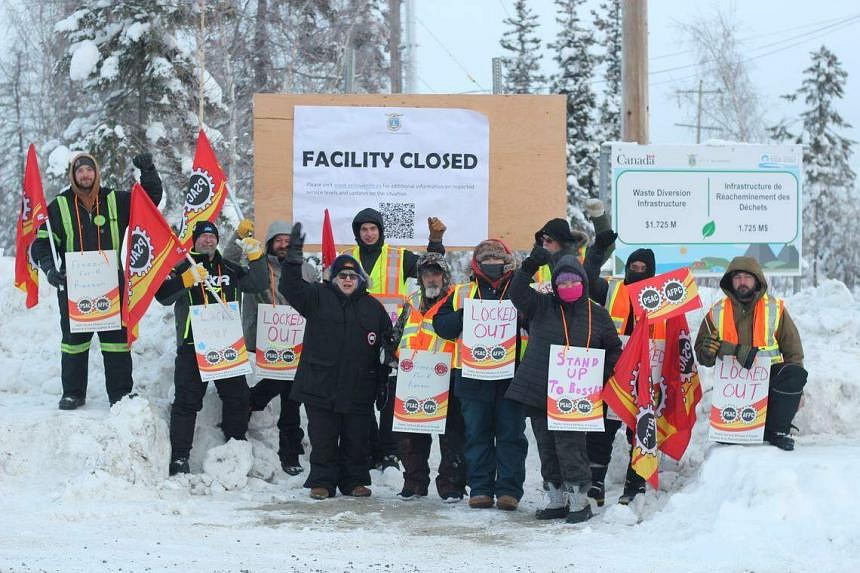 Some 155 000 Public Workers In Canada Strike Over Pay Dispute The   X 5 