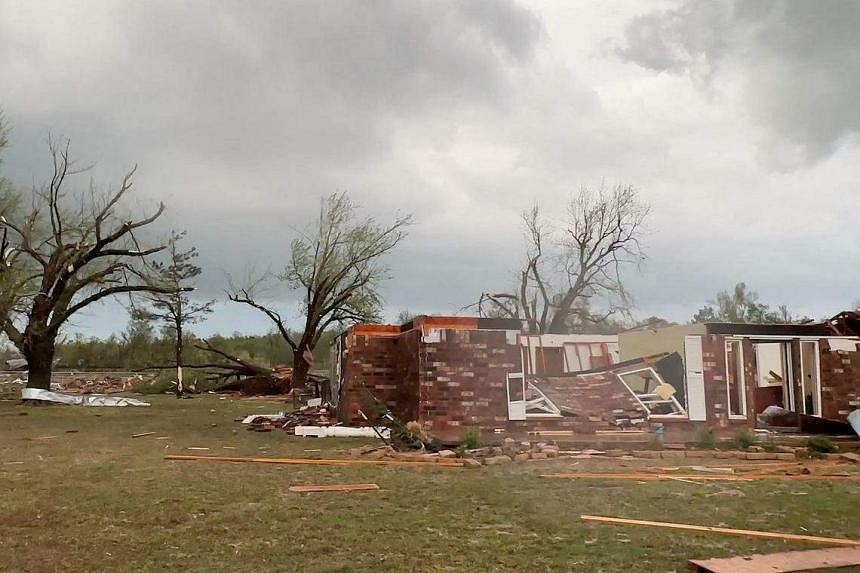 Tornadoes rip through central Oklahoma, killing at least 3 | The ...