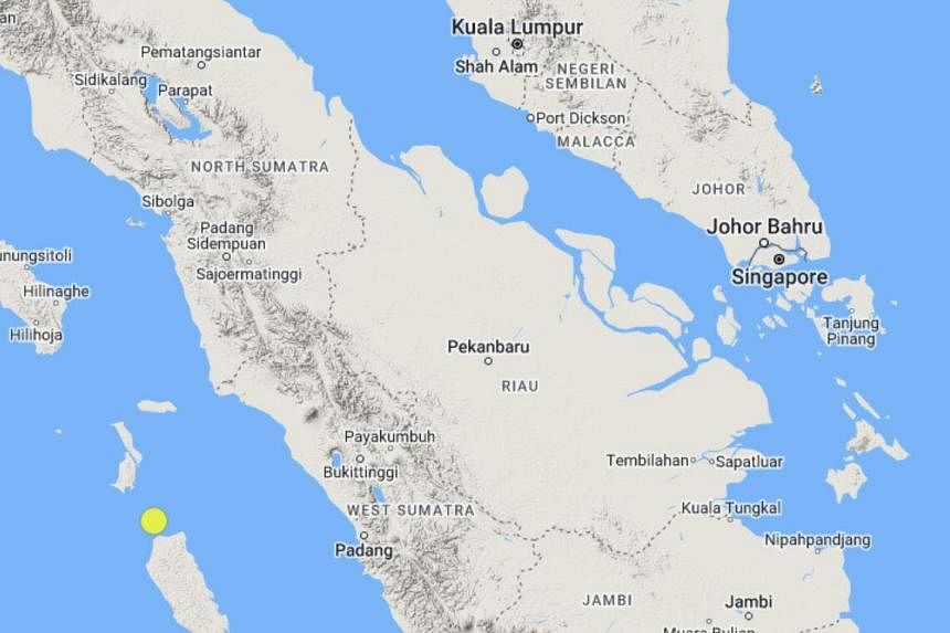 在印度尼西亚苏门答腊岛附近发生 7.3 级地震后，新加坡和马来西亚感到震颤