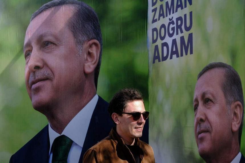 Erdoğan, Türkiye’de kameradan rahatsızlanarak kampanya gezilerinin çoğunu iptal etti