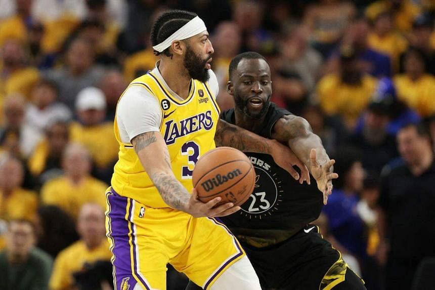 Lakers stun league-leading Warriors without Kobe
