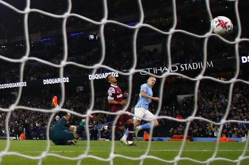 Record-breaking City regain top spot in the Premier League