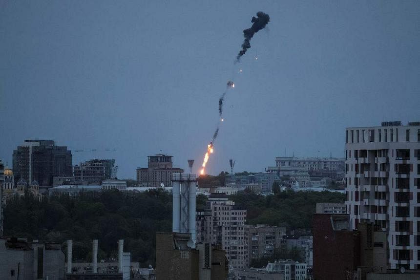 Russia launches mass strikes on Ukraine ahead of May 9 Victory Day holiday thumbnail