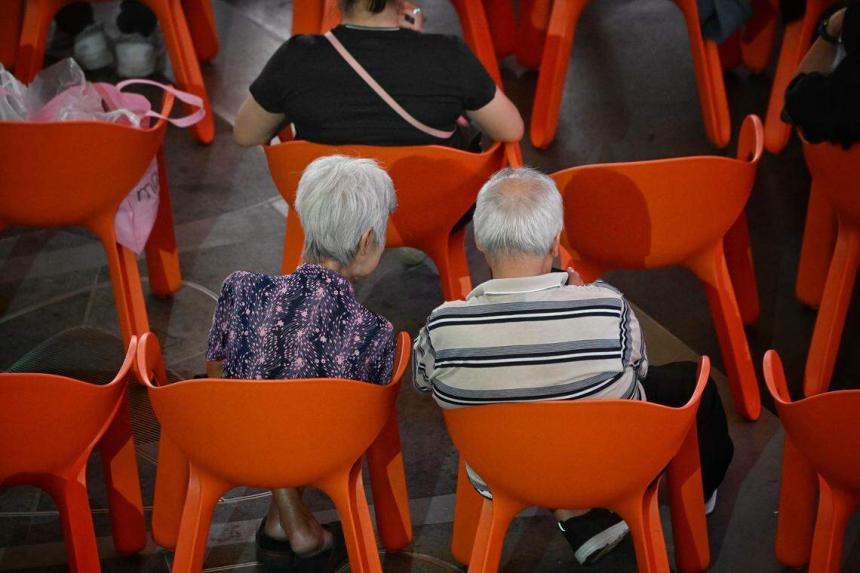 Life expectancy of Singapore population rose in last decade but fell