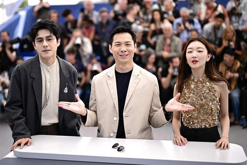 Film Fanatic: Award-winning Actress Zhou Dongyu and Local Director Anthony  Chen in Singapore for new movie 'The Breaking Ice' – Bakchormeeboy