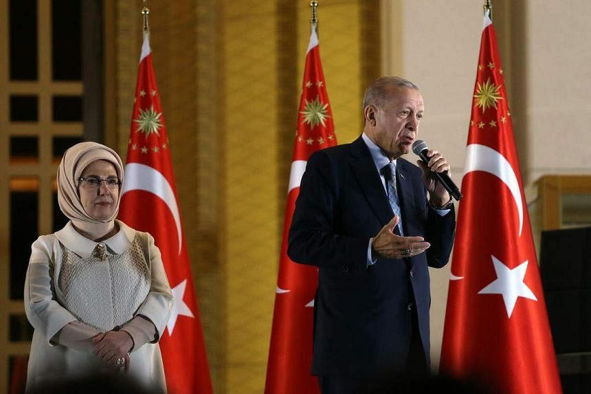 Cumhurbaşkanı Halima ve Başbakan Lee, Türkiye Cumhurbaşkanı Erdoğan’ı yeniden seçilmesinden dolayı tebrik etti
