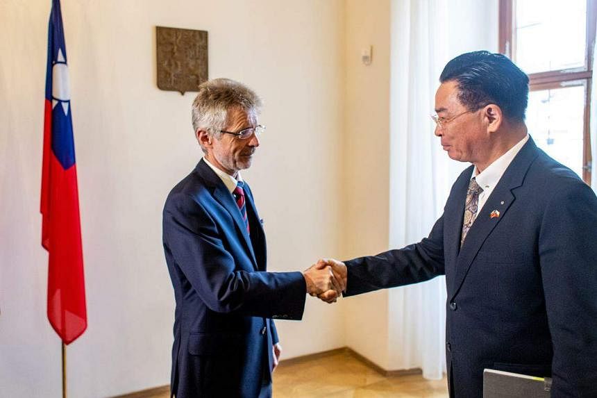 Setkání tchajwanského ministra zahraničí s předsedou českého Senátu Čínu rozčílilo