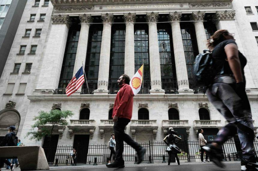 US Companies Scramble To Cut Costs Pay Down Debt As Interest Rates Surge