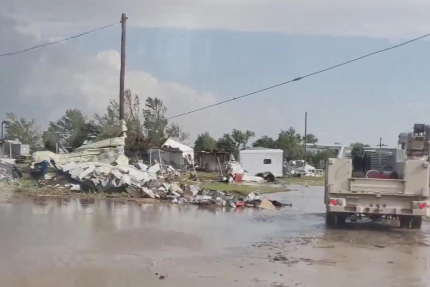 3 dead, 100 hurt as tornado ravages Texas town | The Straits Times