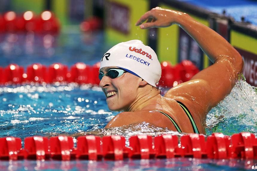 7月末に日本で開かれる世界選手権大会を控えてシンガポールで訓練するアメリカ水泳選手たち