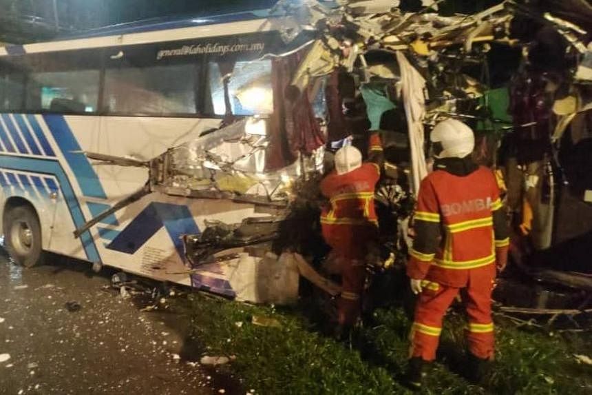 长途客车乘客表示，在马来西亚发生严重事故后，他们没有得到任何帮助