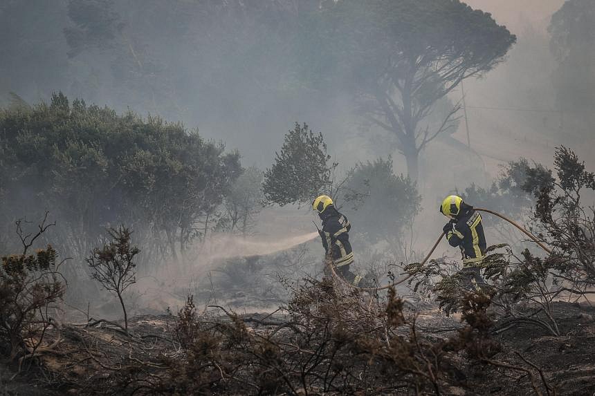 Hundreds Of Firefighters Scramble To Put Out Portugal Wildfire The   10768510 