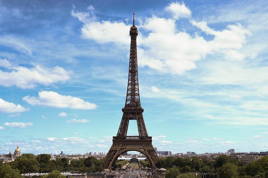 Bomb Alert Prompts Eiffel Tower Evacuation | The Straits Times