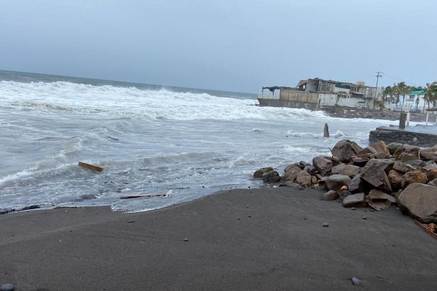 Major Hurricane Heads Towards Mexico's Baja California | The Straits Times