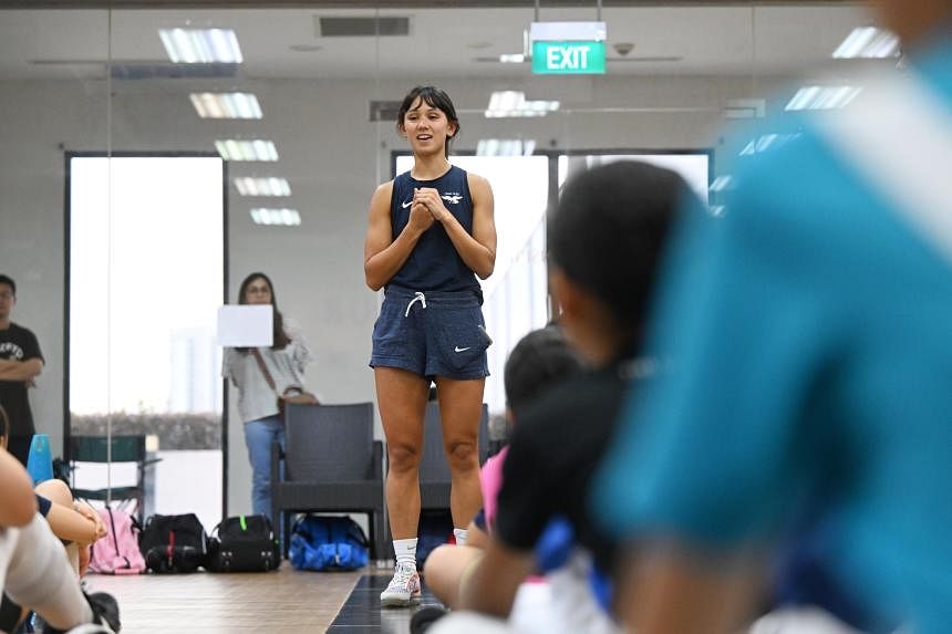 La campionessa olimpica di scherma Lee Keefer è determinata a mantenere il suo titolo a Parigi