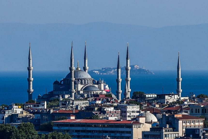 TOPSHOTS-TOPSHOT-TURKEY-LITERATURE-CULTURE-TOURISM-095004.jpg