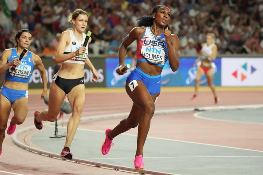 Athletics U S Women Disqualified From 4x400m Relay After Baton Fail