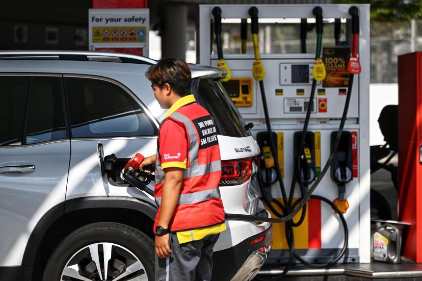 Realtime fuel price updates now on phones with tracker Fuel Kaki added