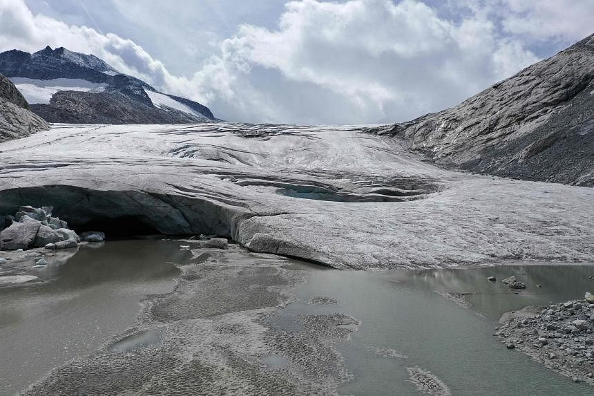 Misurazione del ritiro del ghiacciaio più grande d’Italia