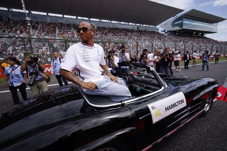 Hamilton afferma che i prossimi sei mesi saranno cruciali per la Mercedes