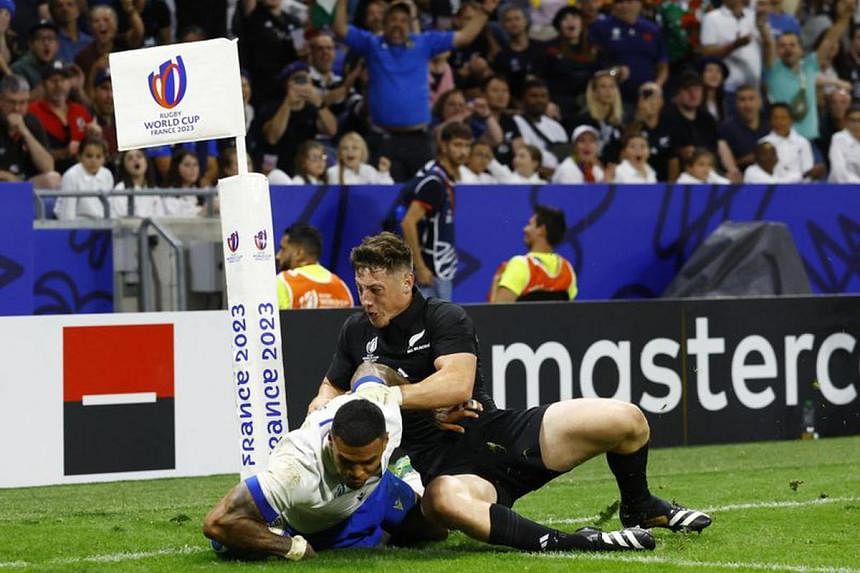 New Zealand revel in huge 14-try win over Italy