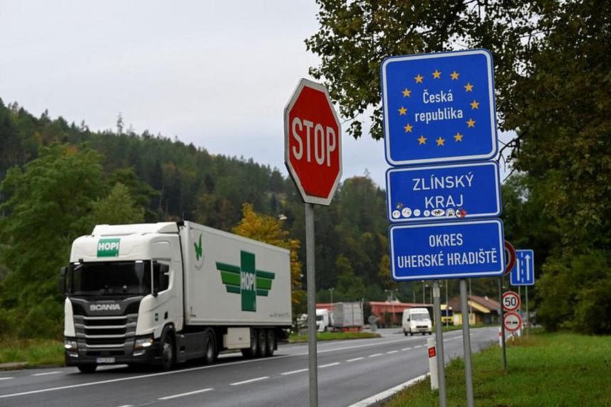 Česká republika a Poľsko zavádzajú kontroly na hraniciach so Slovenskom v súvislosti s tokmi nelegálnych prisťahovalcov