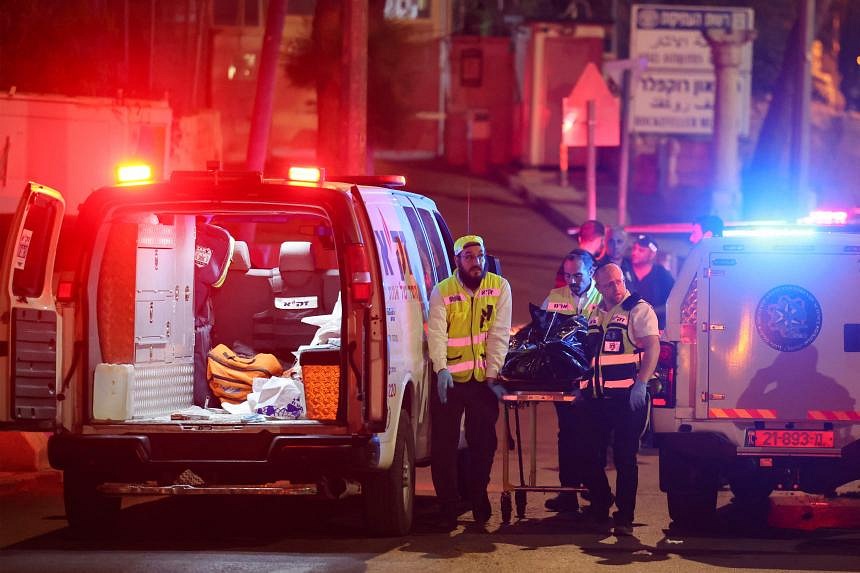 Palestinian Gunman Wounds Jerusalem Police Officers, Killed | The ...