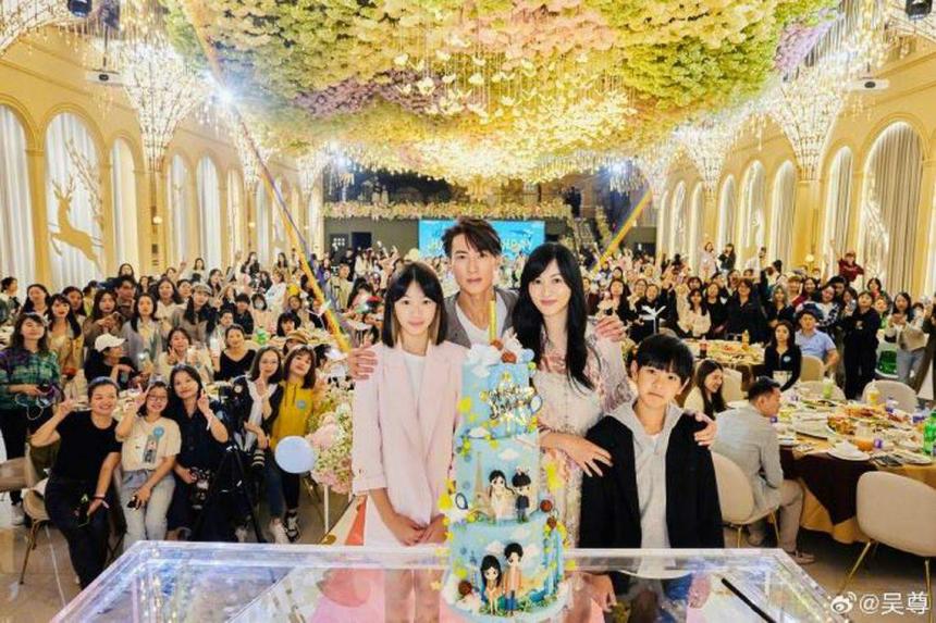 Actors Louis Koo and Wu Chun celebrate birthdays with hundreds of fans