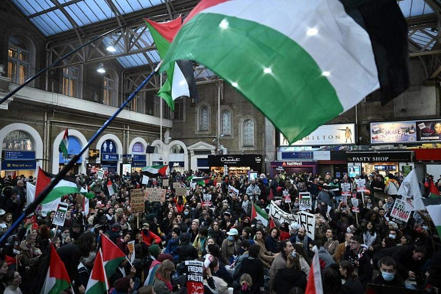 British Government Accuses Police Of Pro-Palestinian Bias Over Marches ...