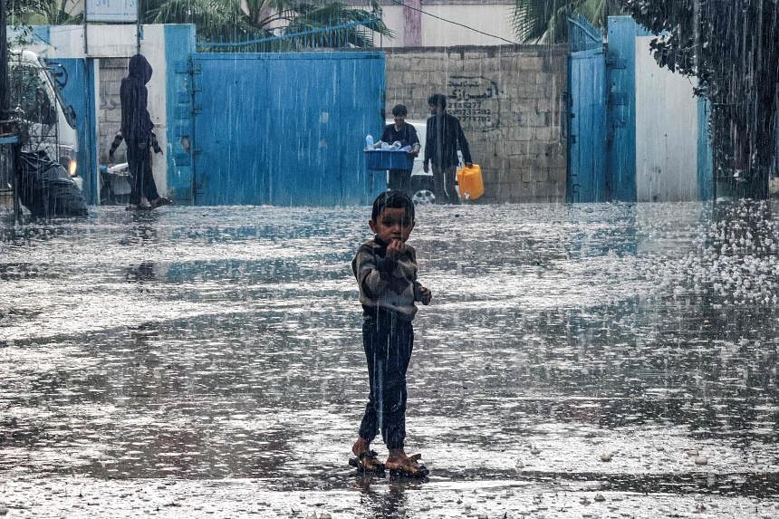 Heavy rain heaps more misery on displaced Gazans | The Straits Times