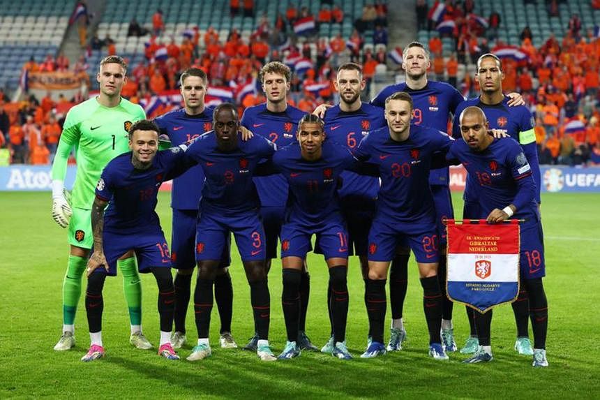 Stings scoorde een hattrick toen Nederland Gibraltar met 6-0 versloeg